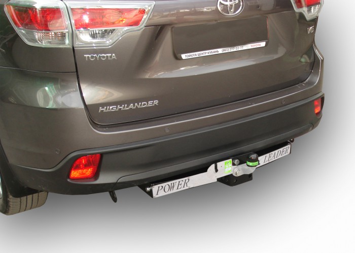 Фаркоп для TOYOTA Avensis 2013 с нерж. пласт.|
